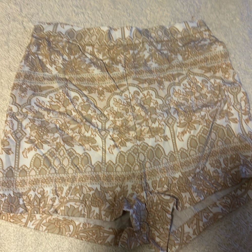 Novella Royale shorts